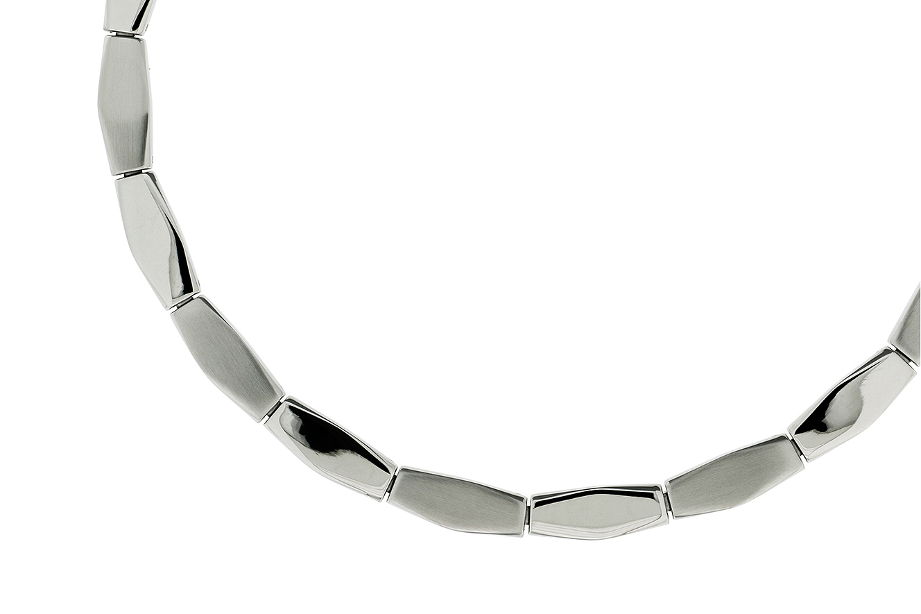 Sportlich elegante Kette Collier 46cm in Edelstahl mit  seidenmatten und polierten Gliedern und Verl