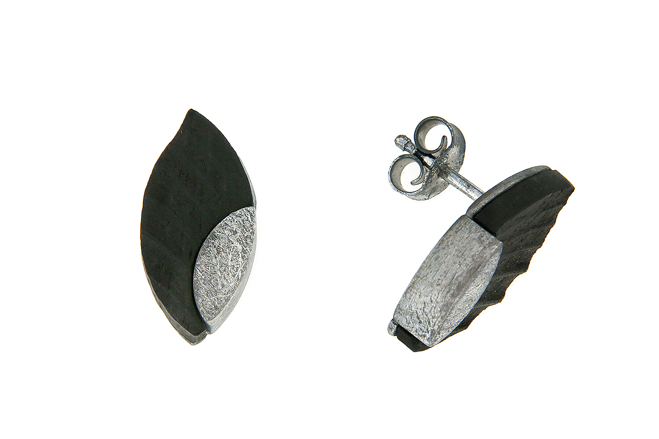 Ohrring Ohrschmuck in Blattform aus Sterlingsilber 925 mit dunklen Ebenholz und rhodinierter Oberflä