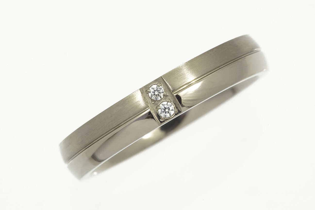 Gr.60 Titanring mit mattierter polierter Oberfläche mit Zirkonia